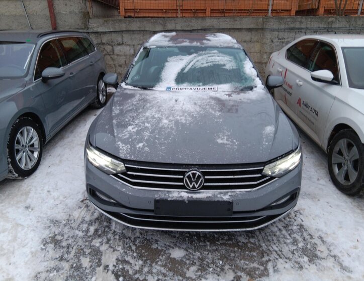 Volkswagen Passat 1