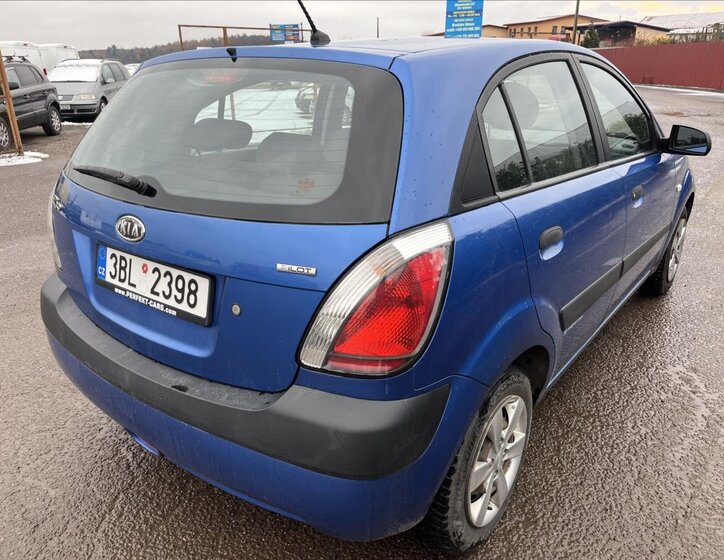 KIA Rio 6