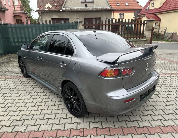Mitsubishi Lancer Sedan 1,8 l 103 kw
