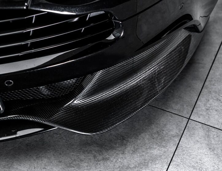 Aston Martin Vanquish 12