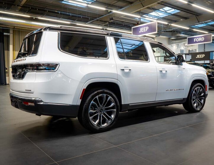 Jeep Grand Wagoneer SUV / Terénní 6,4 l 351 kw