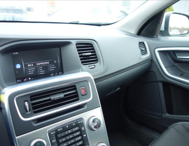 Volvo V60 Kombi 2,0 l 133 kw