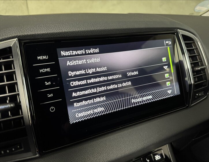 Škoda Karoq SUV / Terénní 2,0 l 110 kw