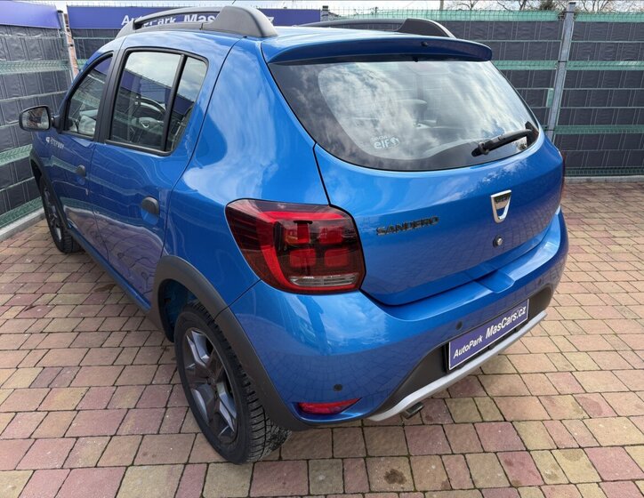 Dacia Sandero Hatchback 898,0 66 kw