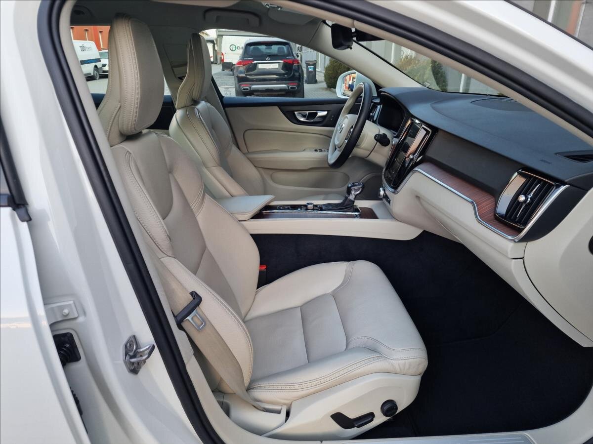 Volvo V60 Kombi 2,0 l 140 kw