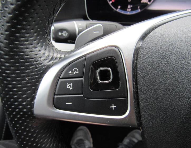 Mercedes-Benz Třídy E 22