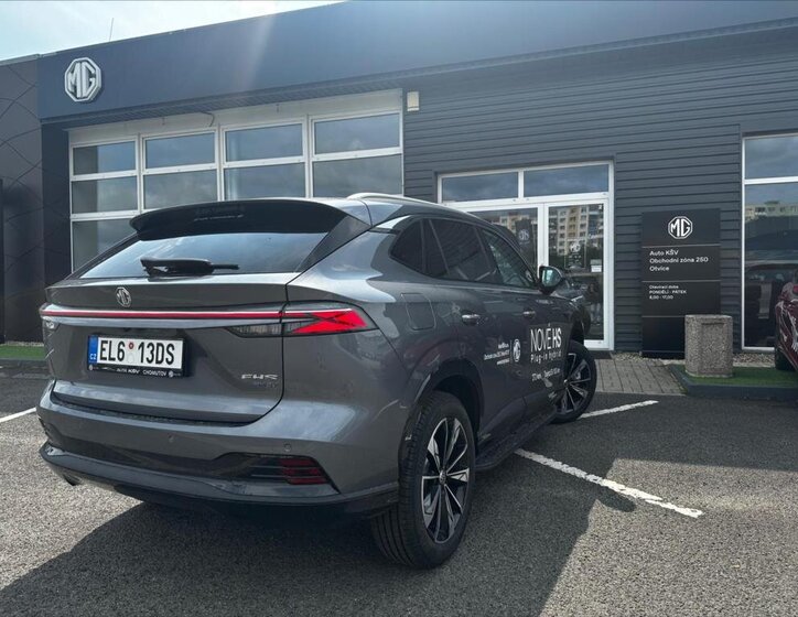MG HS SUV 1,5 l 105 kw