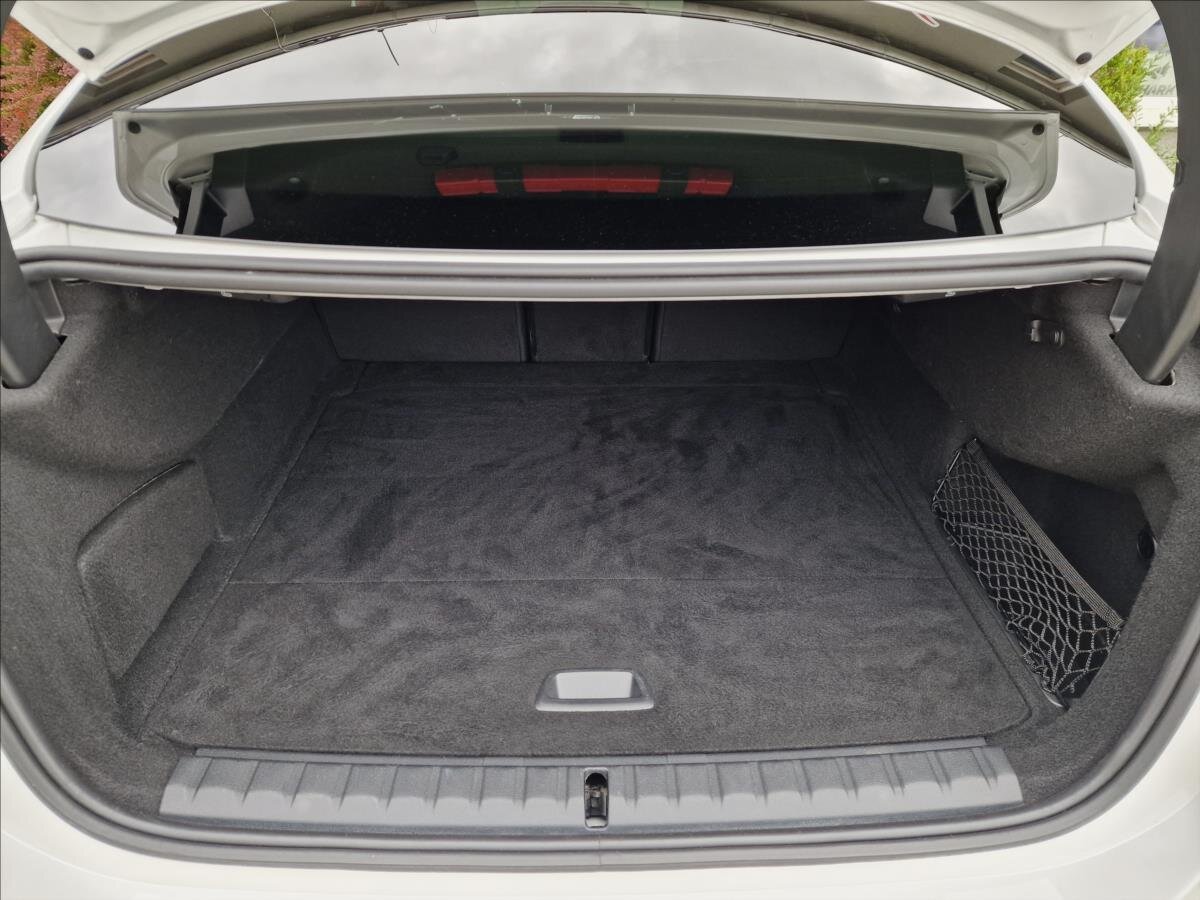 BMW Řada 2 Sedan / Limuzína 2,0 l 110 kw