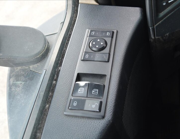 Mercedes-Benz Ostatní Ostatní 0,0 330 kw