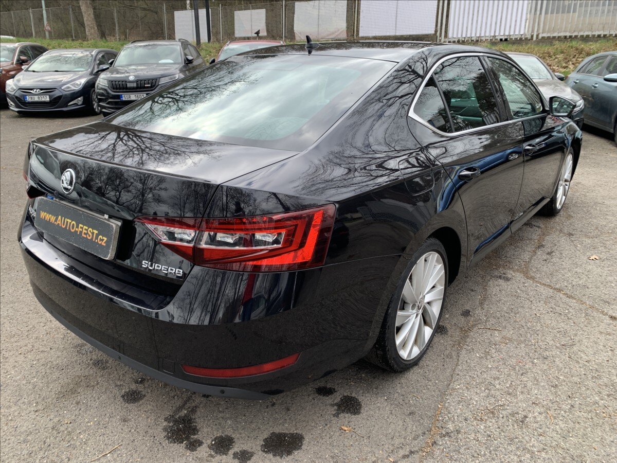 Škoda Superb Sedan / Limuzína 1,5 l 110 kw