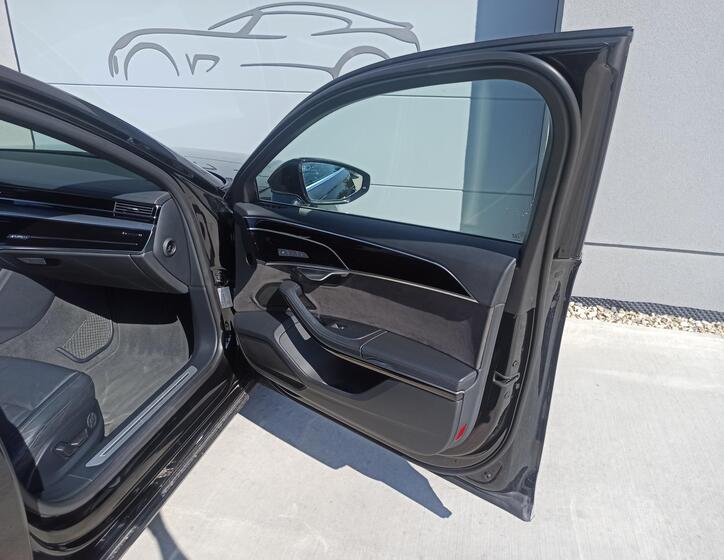 Audi A8 27