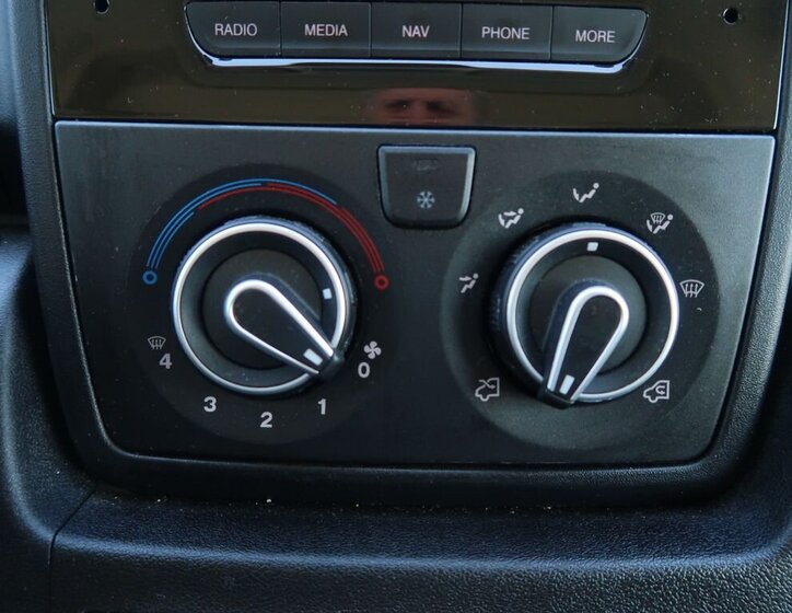 Opel Movano Skříň 2,2 l 103 kw