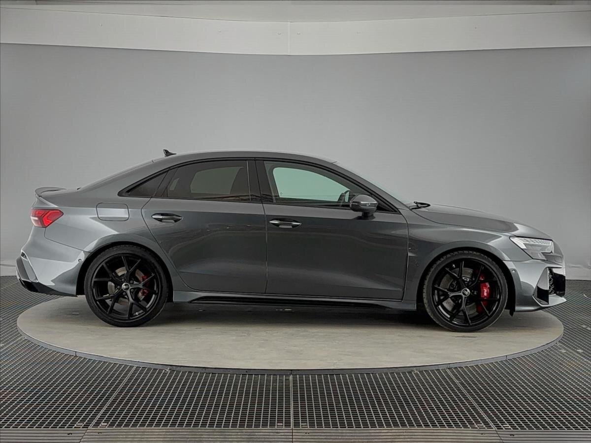 Audi RS 3 Sedan / Limuzína 2,5 l 294 kw