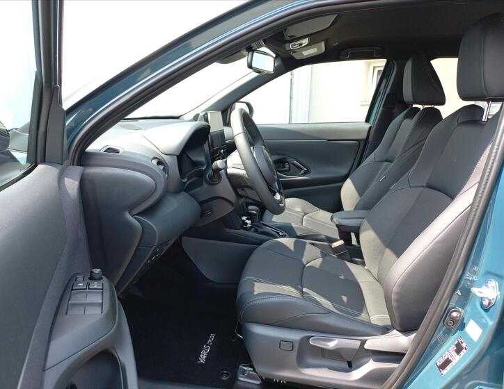 Toyota Yaris Cross 8