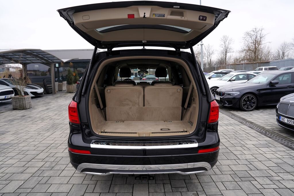 Mercedes-Benz GL SUV / Terénní 4,7 l 320 kw