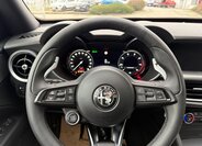 Alfa Romeo Stelvio 12