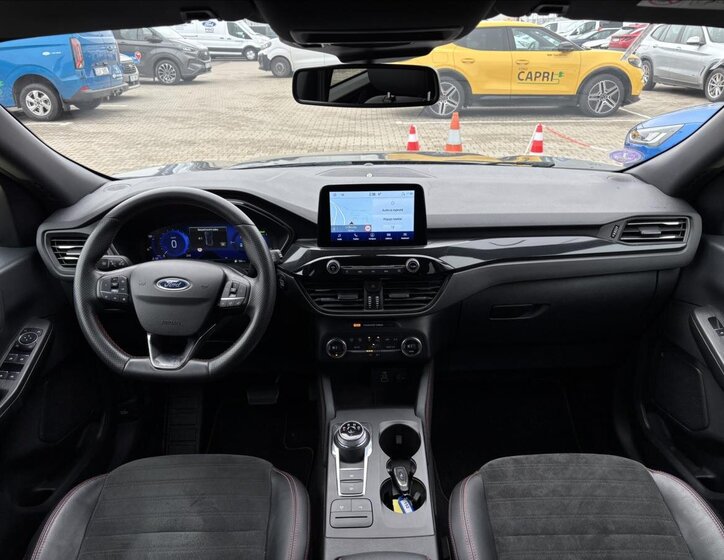 Ford Kuga SUV / Terénní 2,5 l 140 kw