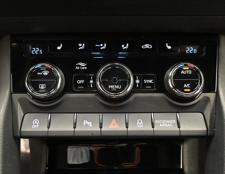 Škoda Karoq SUV / Terénní 1,5 l 110 kw