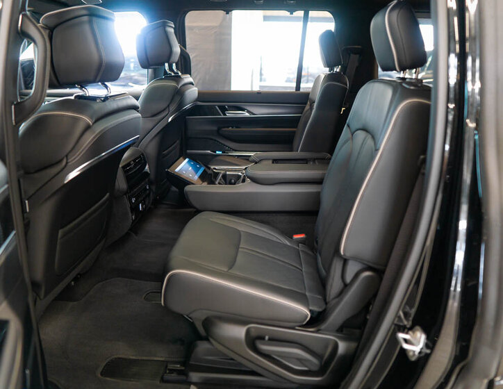 Jeep Grand Wagoneer SUV / Terénní 6,4 l 351 kw