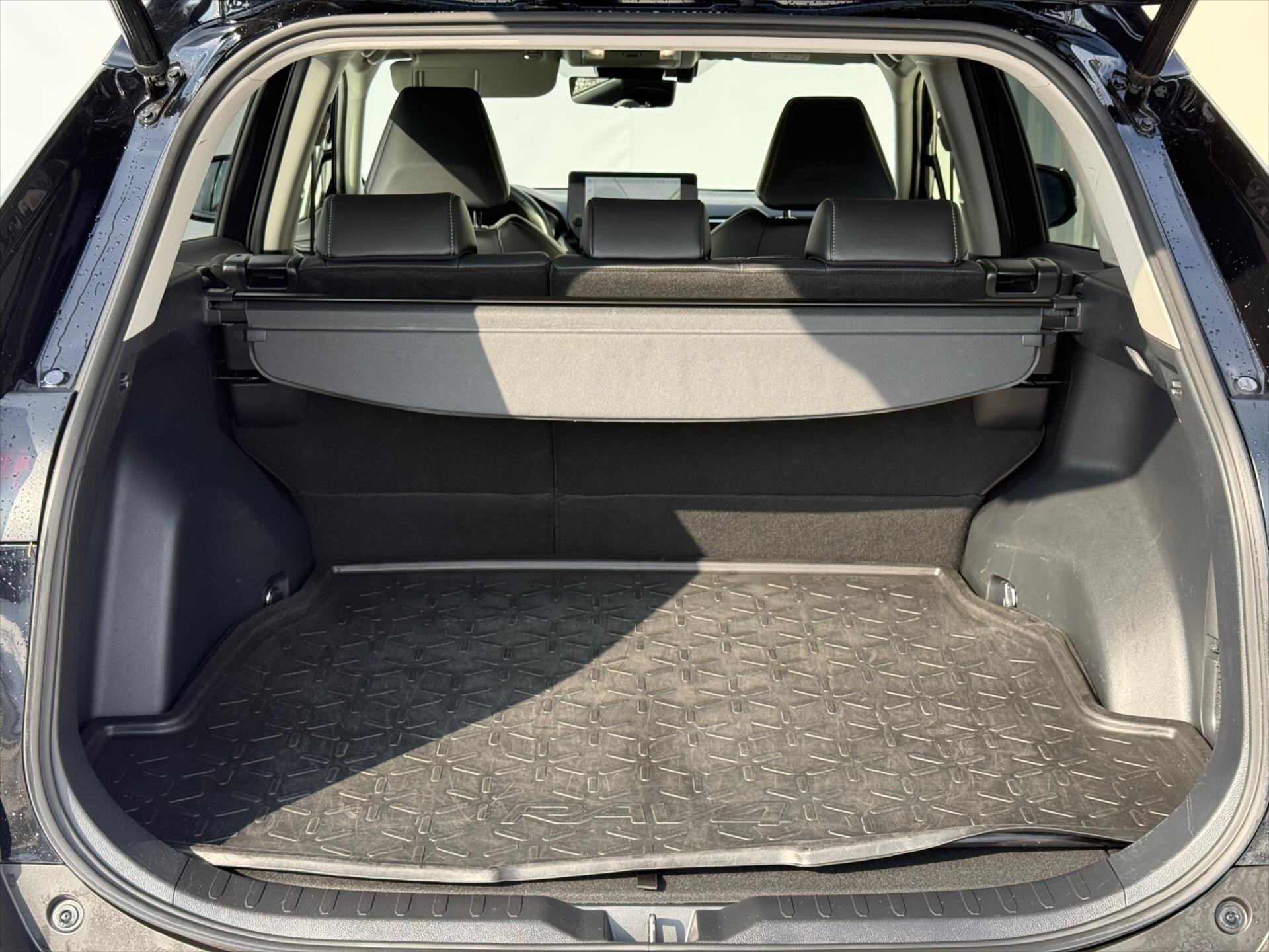 Toyota RAV4 SUV 2,5 l 131 kw