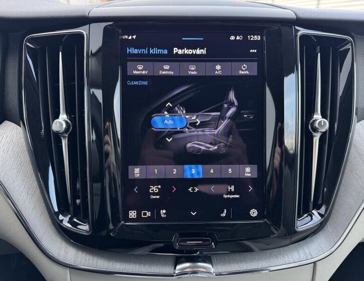 Volvo XC60 SUV / Terénní 2,0 l 145 kw