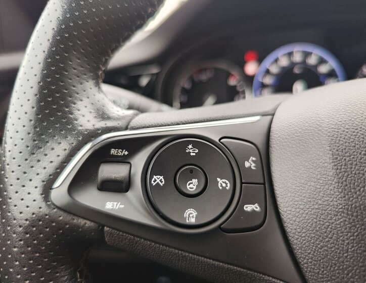 Opel Insignia Kombi 2,0 l 128 kw