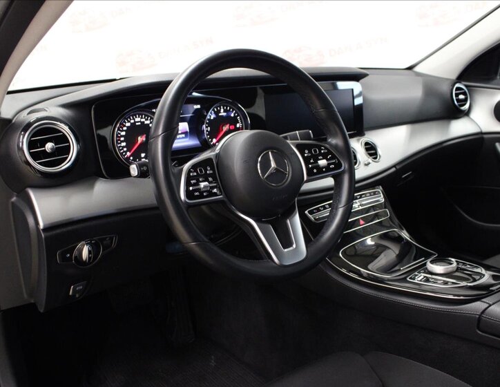 Mercedes-Benz Třídy E 10