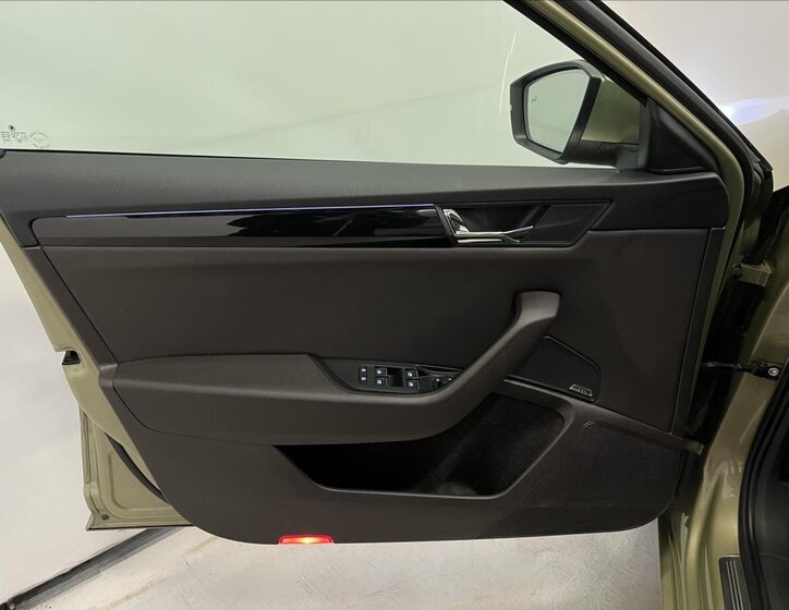 Škoda Superb Liftback 2,0 l 140 kw