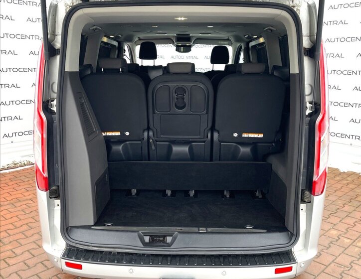 Ford Tourneo Custom MPV 2,0 l 96 kw