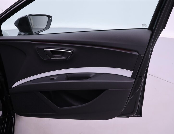 Seat Leon Hatchback 2,0 l 245 kw