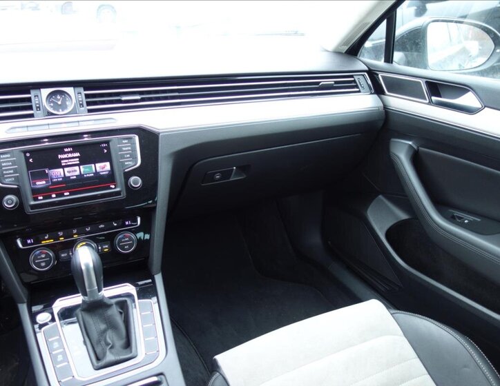 Volkswagen Passat Sedan 2,0 l 140 kw