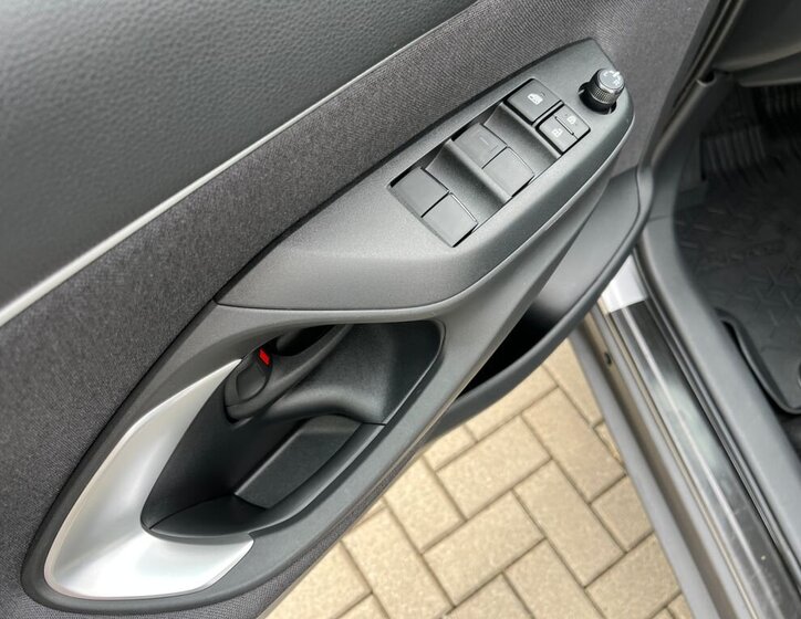 Toyota Yaris Cross SUV / Terénní 1,5 l 68 kw