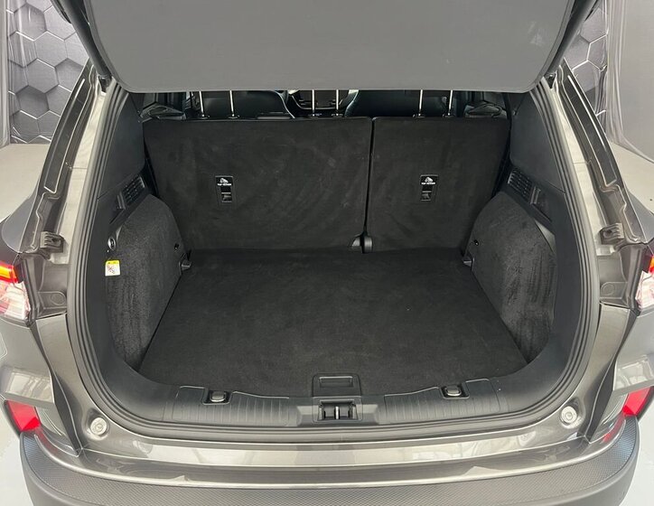 Ford Kuga SUV / Terénní 2,5 l 140 kw