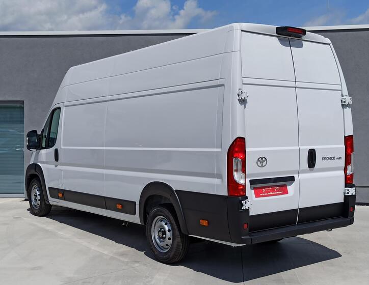 Toyota Proace Max 5