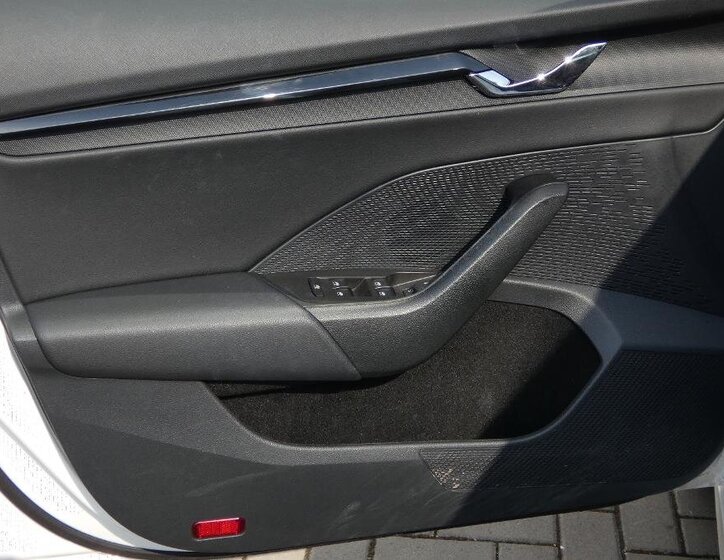 Škoda Octavia Sedan / Limuzína 1,5 l 110 kw