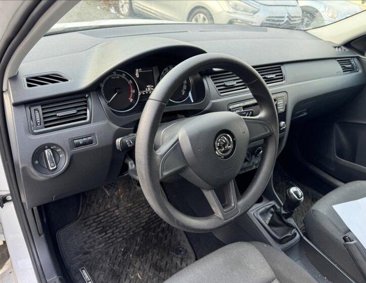 Škoda Rapid Hatchback 999,0 70 kw