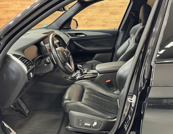 BMW X3 SUV / Terénní 3,0 l 353 kw