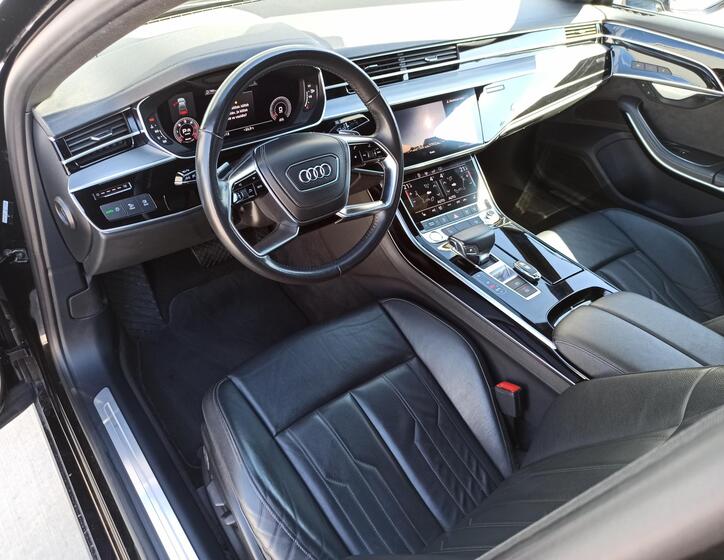 Audi A8 10