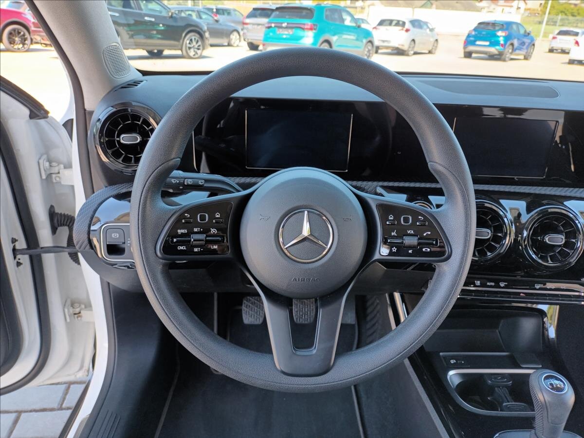Mercedes-Benz Třídy A Hatchback 1,3 l 80 kw