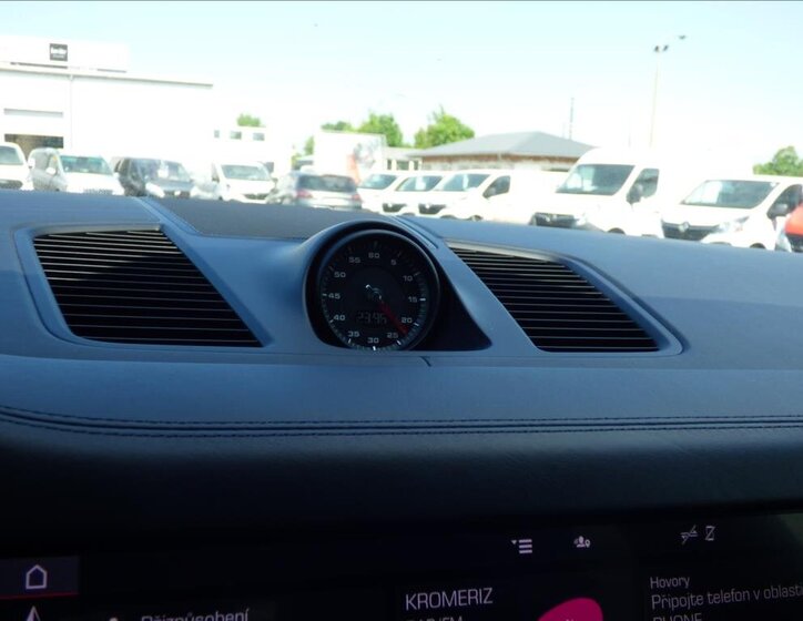 Porsche Cayenne SUV 2,9 l 324 kw