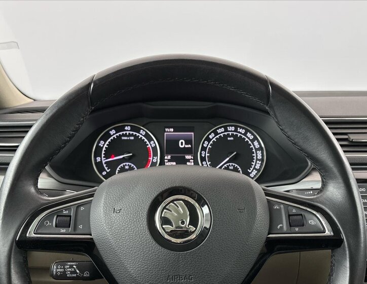 Škoda Superb Liftback 1,4 l 110 kw