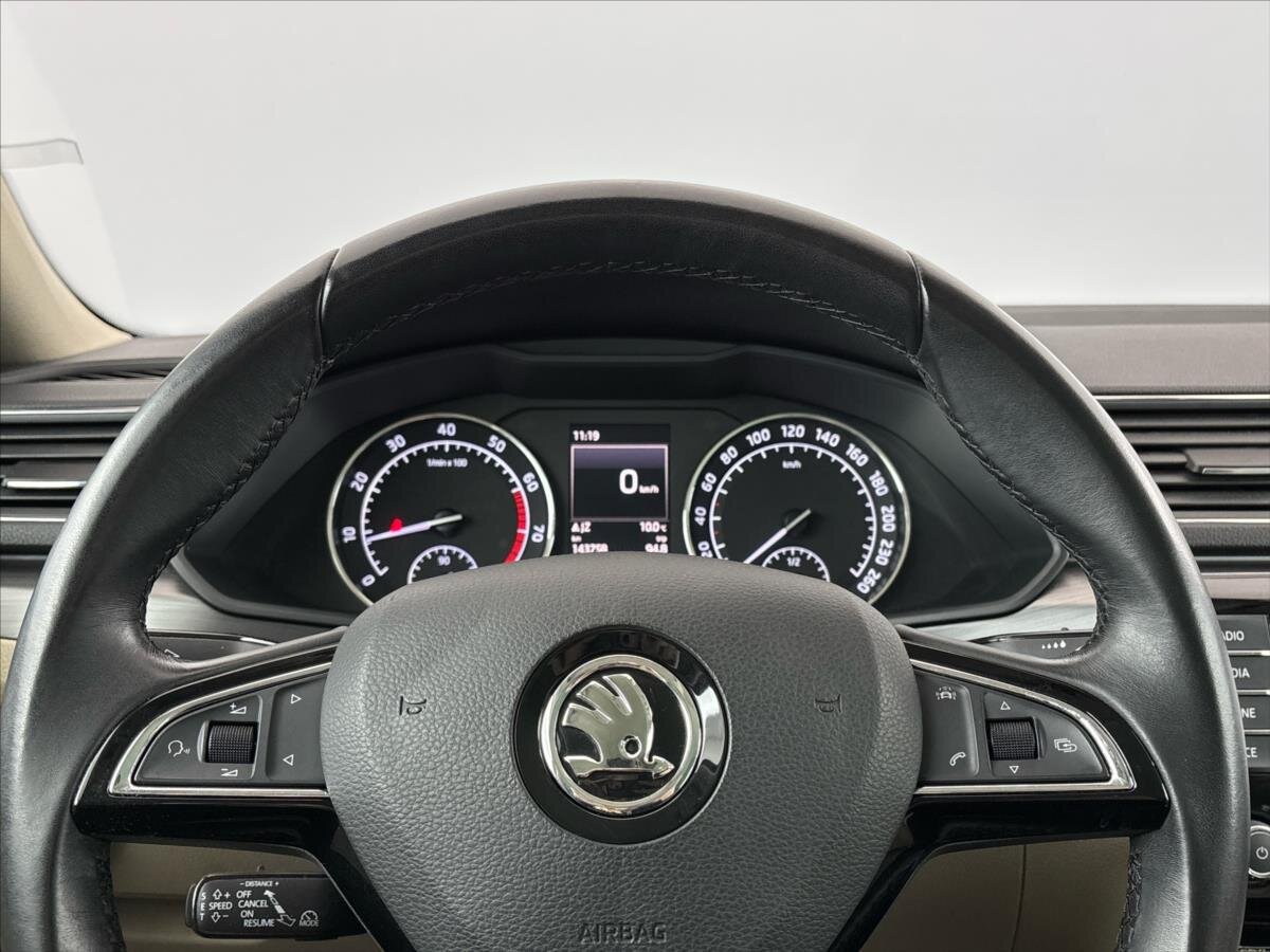 Škoda Superb Liftback 1,4 l 110 kw