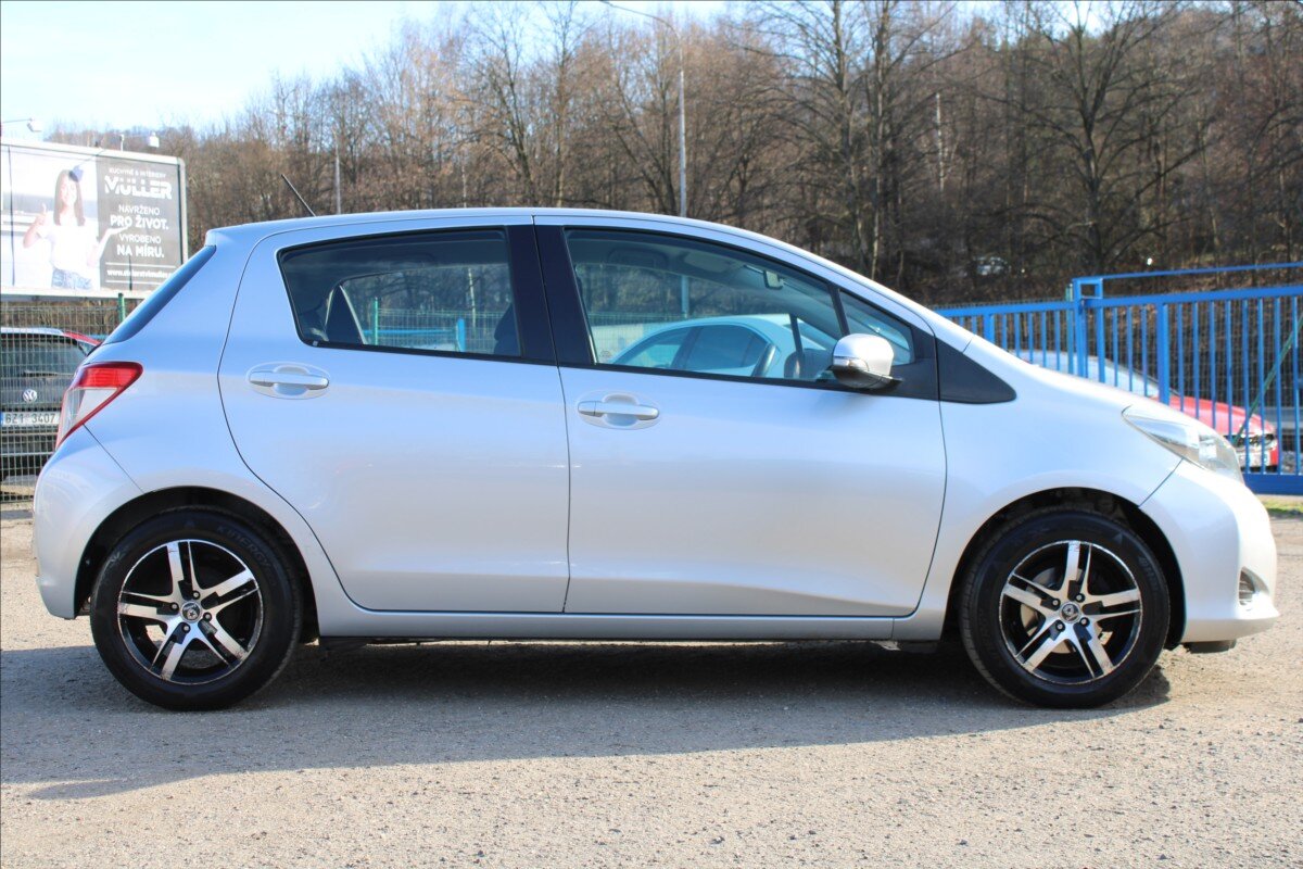 Toyota Yaris Hatchback 998,0 51 kw