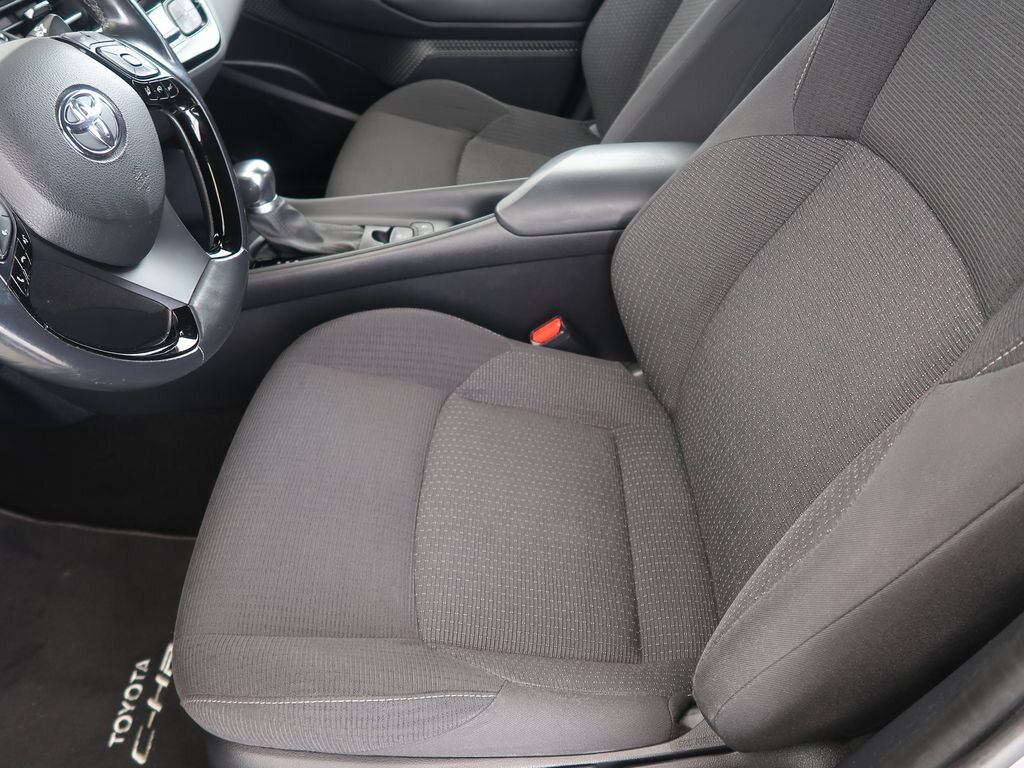 Toyota C-HR SUV / Terénní 1,8 l 72 kw