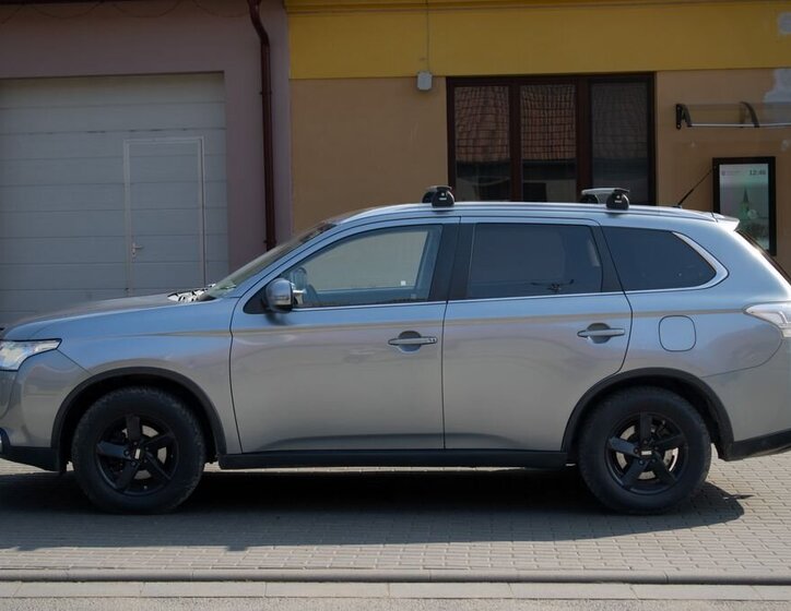Mitsubishi Outlander SUV / Terénní 2,3 l 110 kw