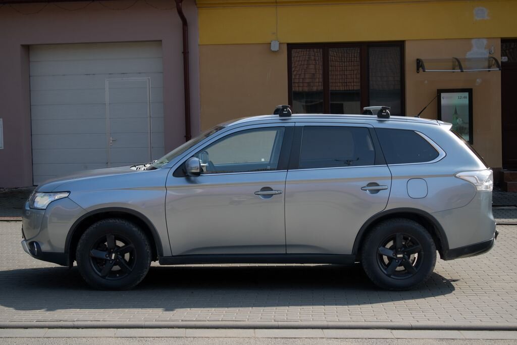 Mitsubishi Outlander SUV / Terénní 2,3 l 110 kw