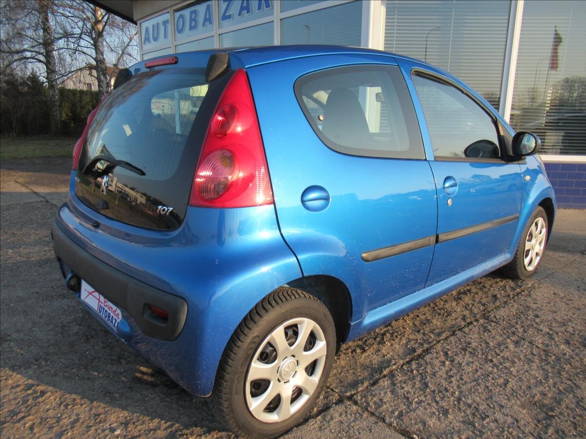 Peugeot 107 Hatchback 998,0 50 kw
