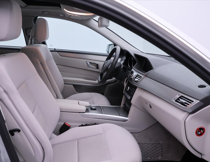 Mercedes-Benz Třídy E Sedan 3,5 l 245 kw