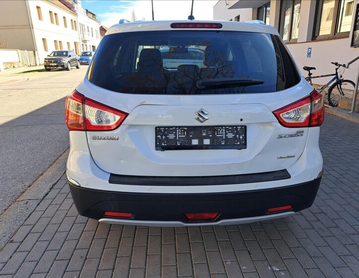Suzuki SX4 S-Cross Hatchback 1,6 l 88 kw