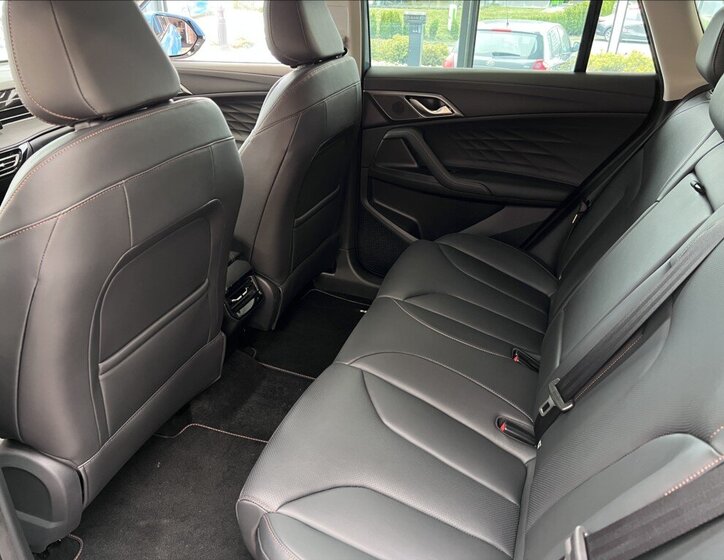 MG HS SUV 1,5 l 200 kw